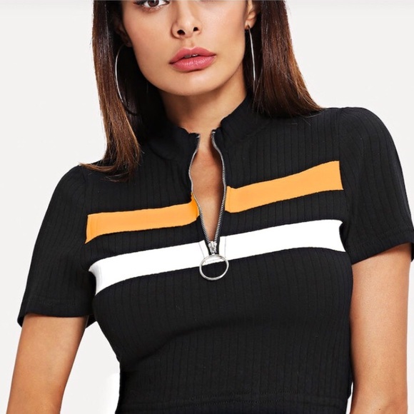 Tops - 3/$15 💝 SEXY, YOUTHFUL BLACK CROP TEE